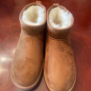 PawsJ California Warm Tan Boots with Plush Lining